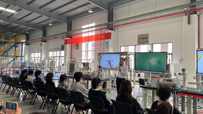 定制加工费用背后的考量：改性塑料颗粒的定制之道**